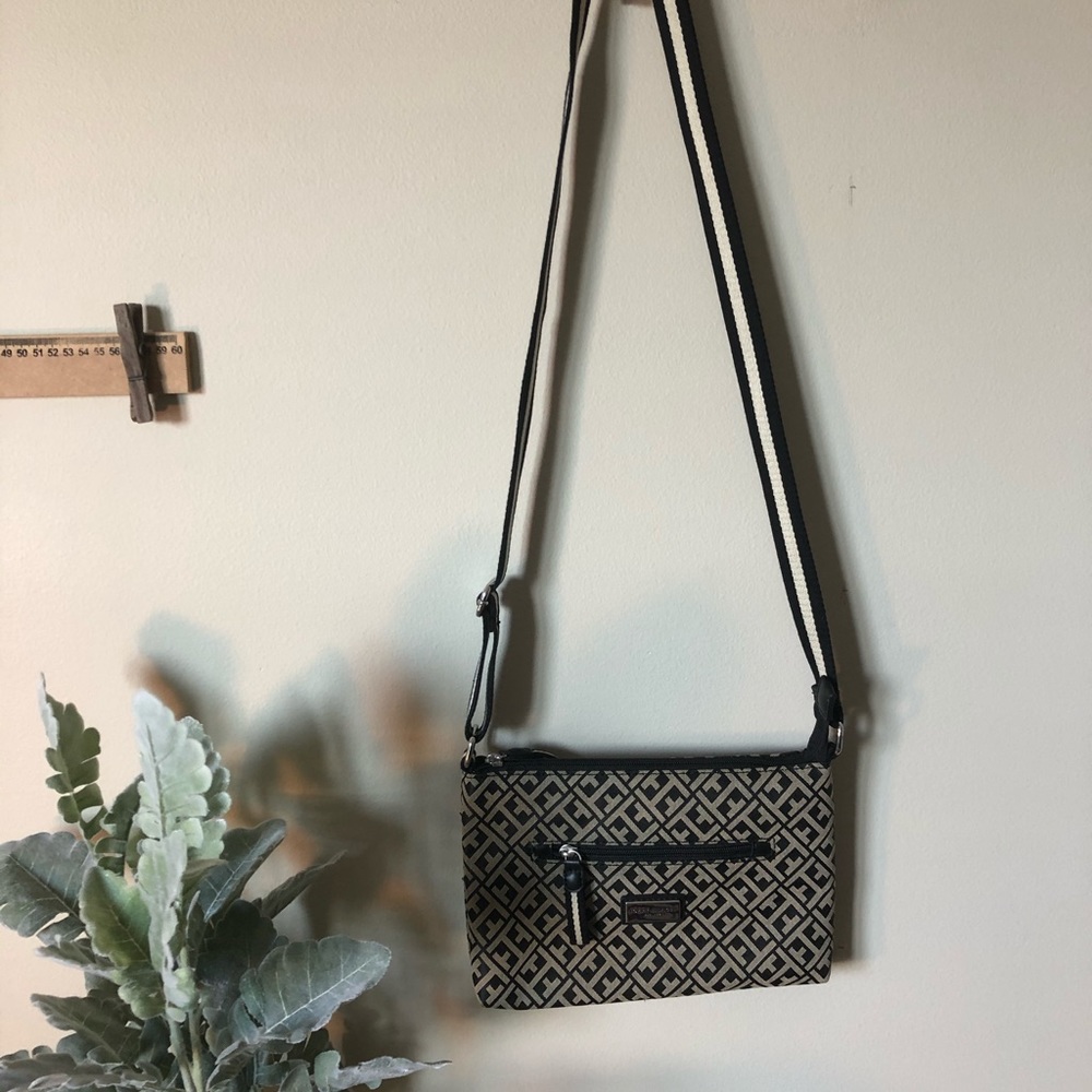 Tommy Hilfiger Crossbody Bag